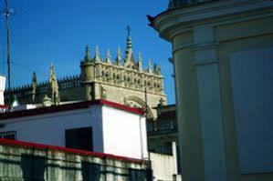 Living Sevilla Apartments Catedral Exterior photo